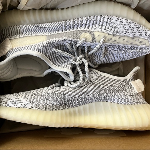 adidas Yeezy Boost 350 V2 'Static Non-Reflective - Picture 8 of 9